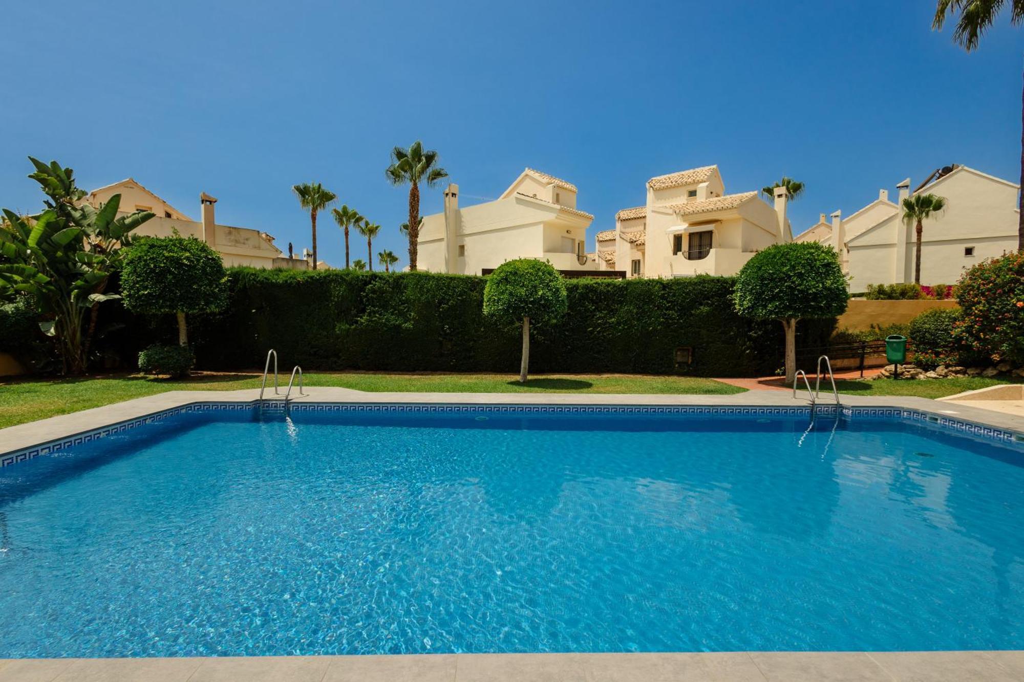 Beautiful Townhouse Walking Distance To The Beach In Costabella, Marbella Villa Exterior photo