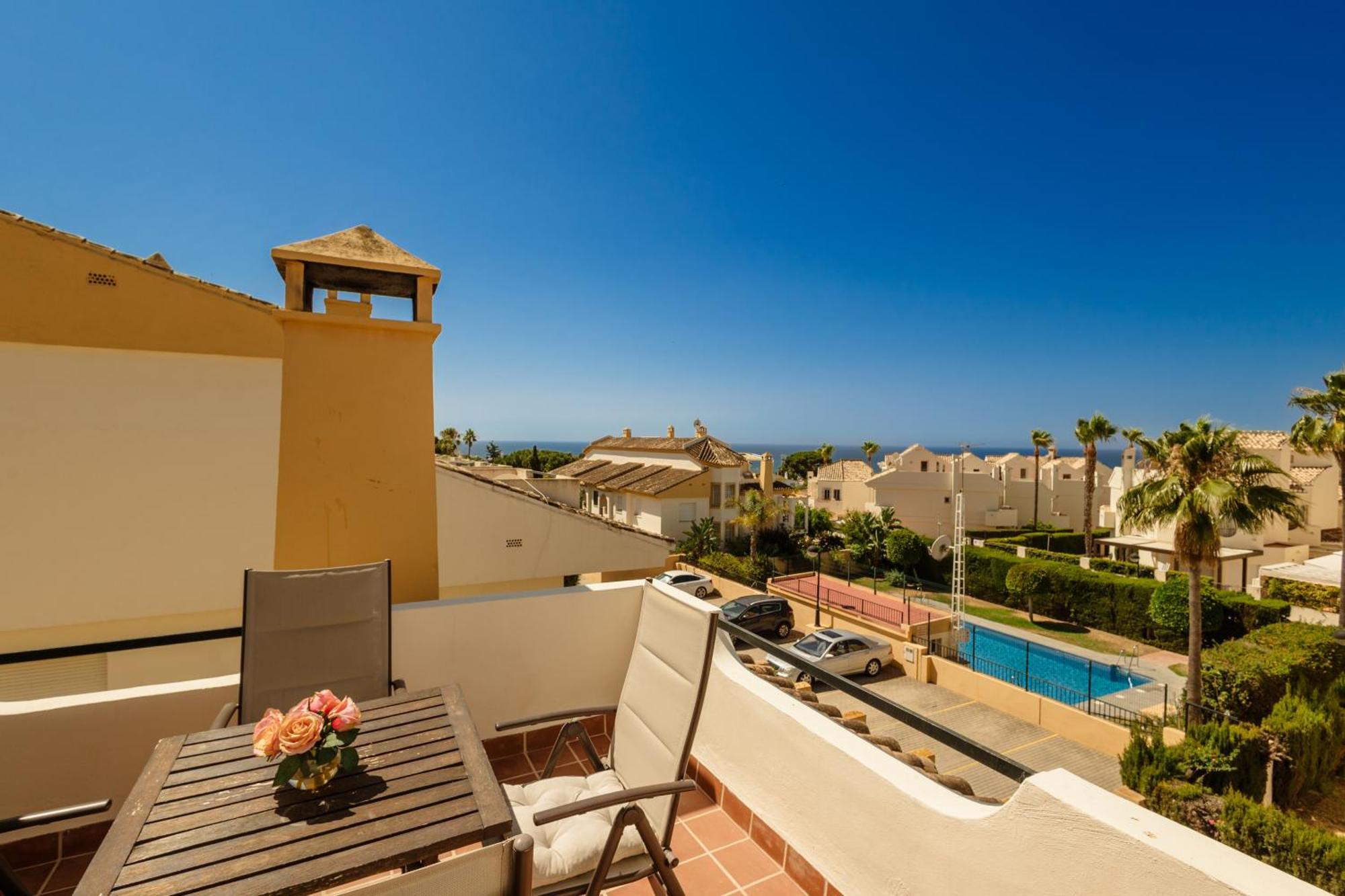 Beautiful Townhouse Walking Distance To The Beach In Costabella, Marbella Villa Exterior photo