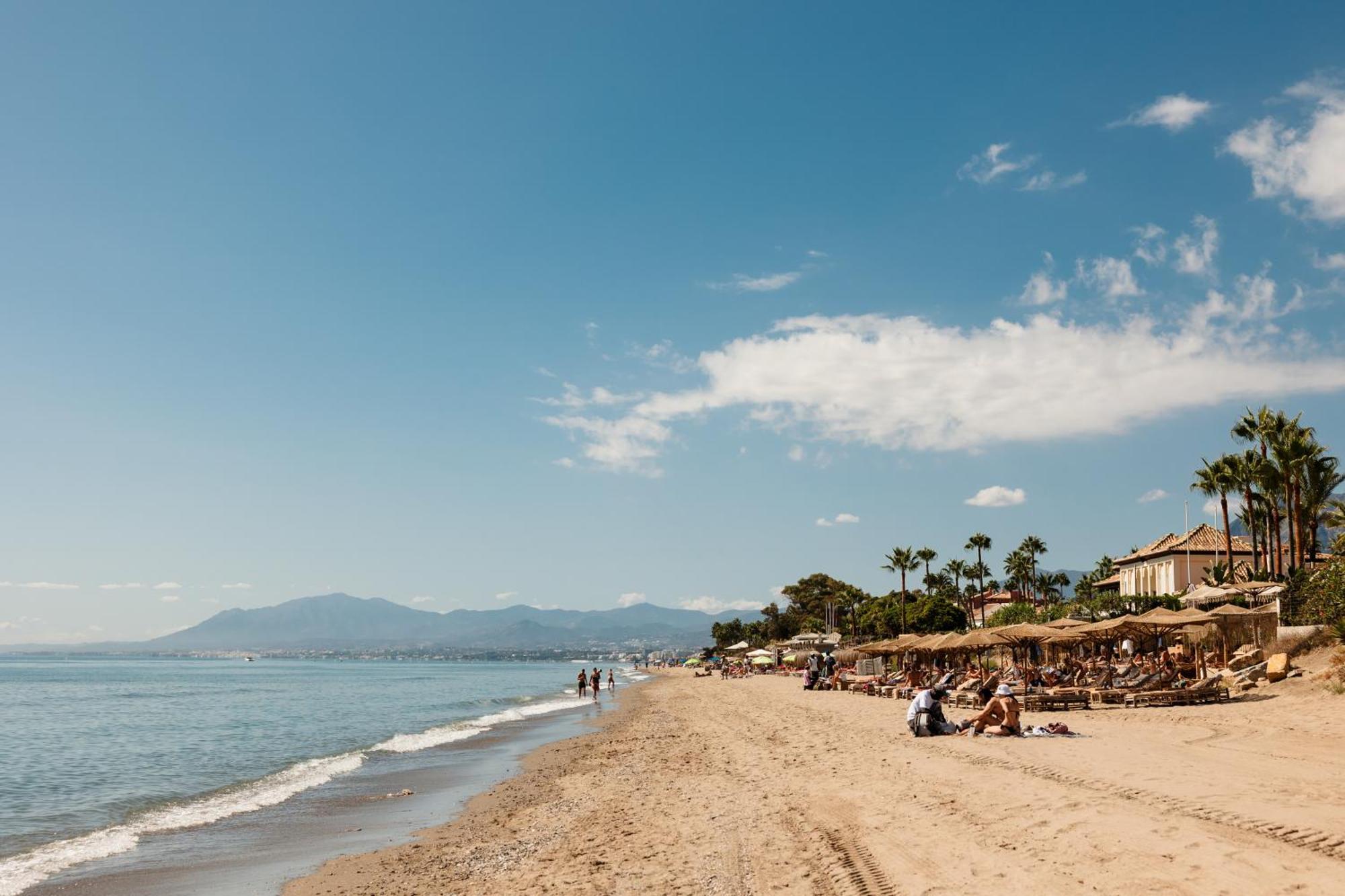 Beautiful Townhouse Walking Distance To The Beach In Costabella, Marbella Villa Exterior photo